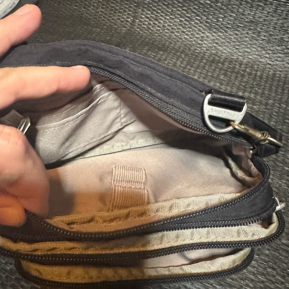 Baggallini Black Crossbody Bag - Picture 7 of 10